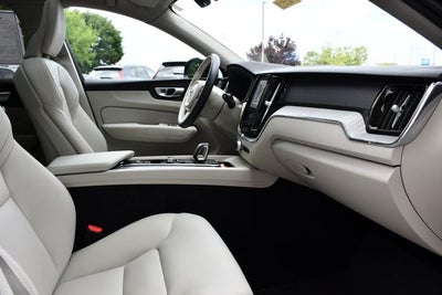 2024 Volvo XC60 B5 Plus Dark Theme