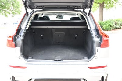 2024 Volvo XC60 B5 Plus Dark Theme