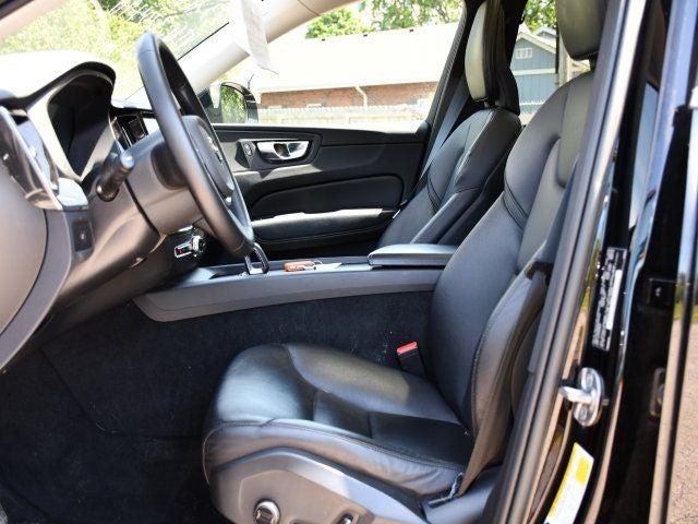 2023 Volvo XC60 B5 Core