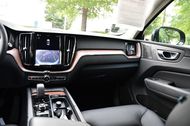 2023 Volvo XC60 B5 Plus Dark Theme
