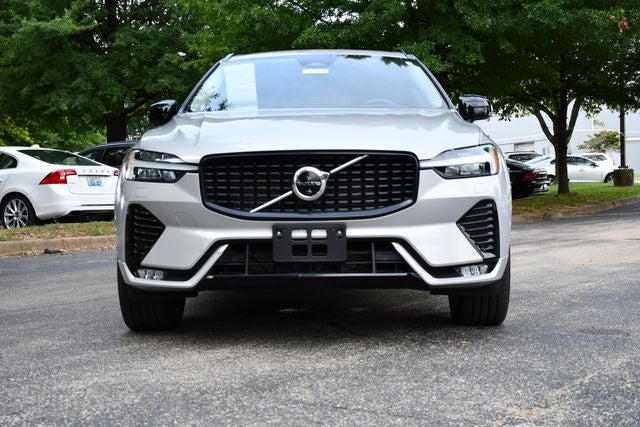 2023 Volvo XC60 B5 Plus Dark Theme