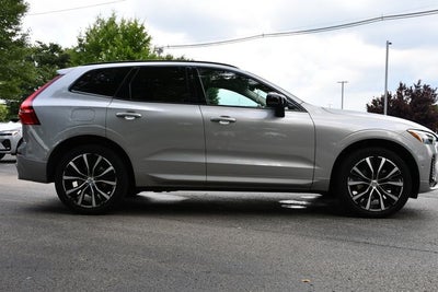 2023 Volvo XC60 B5 Plus Dark Theme