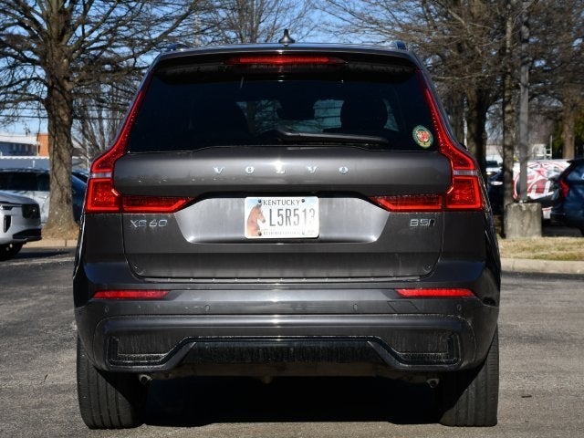 2023 Volvo XC60 B5 Ultimate Dark Theme