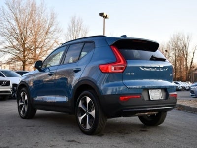 2025 Volvo XC40 B5 Plus Dark Theme