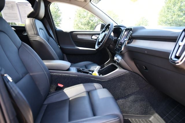 2026 Volvo XC40 B5 Plus