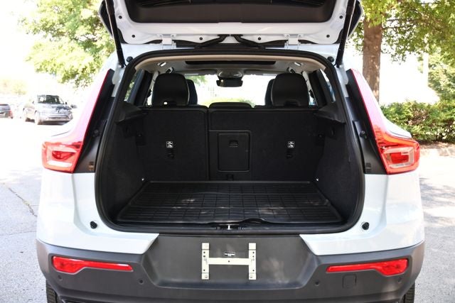 2026 Volvo XC40 B5 Plus