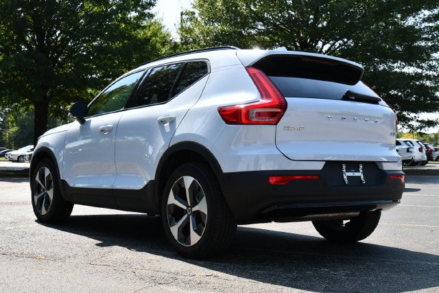 2026 Volvo XC40 B5 Plus