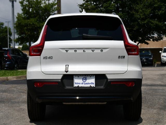 2025 Volvo XC40 B5 Plus Dark Theme