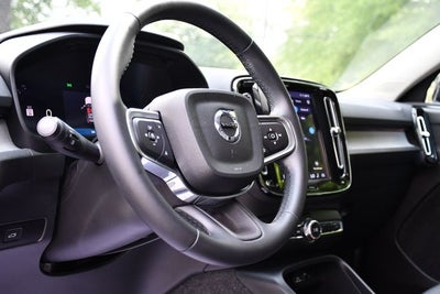 2025 Volvo XC40 B5 Plus Dark Theme