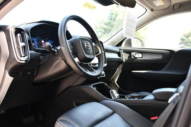 2026 Volvo XC40 B5 Plus
