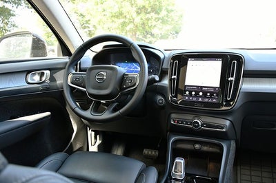 2026 Volvo XC40 B5 Plus