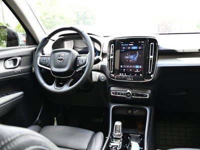 2025 Volvo XC40 B5 Plus Dark Theme