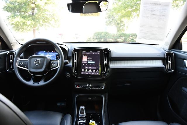 2026 Volvo XC40 B5 Plus