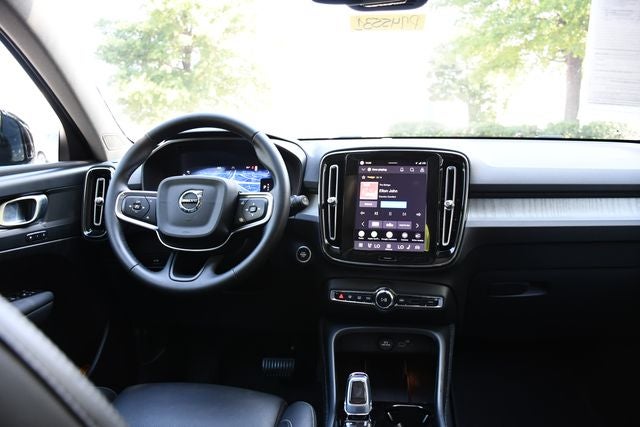 2026 Volvo XC40 B5 Plus
