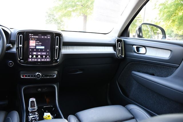 2026 Volvo XC40 B5 Plus