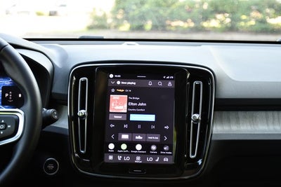 2026 Volvo XC40 B5 Plus