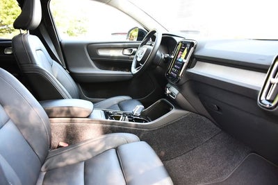 2026 Volvo XC40 B5 Plus