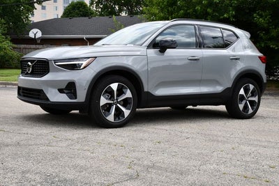 2026 Volvo XC40 B5 Plus