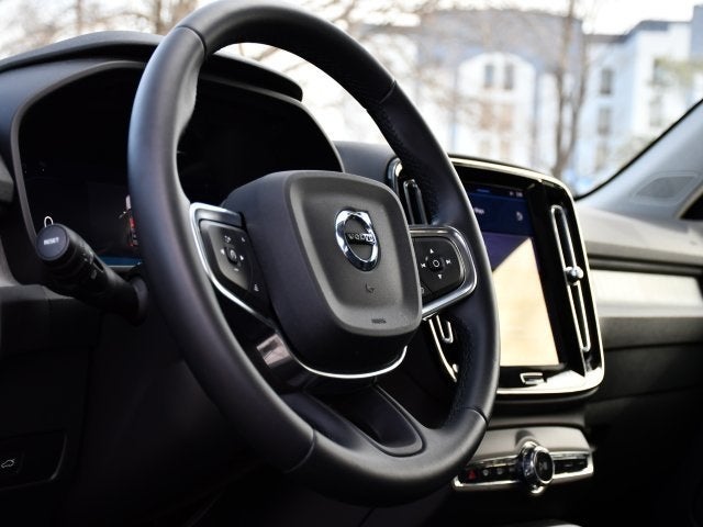 2025 Volvo XC40 B5 Plus Bright Theme