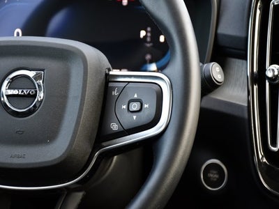 2025 Volvo XC40 B5 Plus Bright Theme