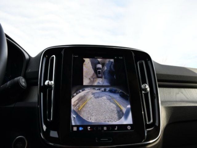 2025 Volvo XC40 B5 Plus Bright Theme