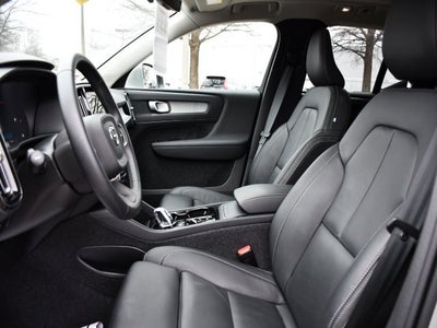 2025 Volvo XC40 B5 Plus Bright Theme