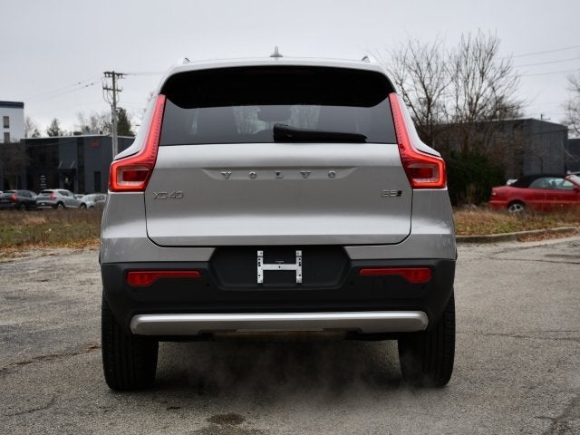 2025 Volvo XC40 B5 Plus Bright Theme