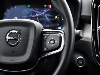 2025 Volvo XC40 B5 Core