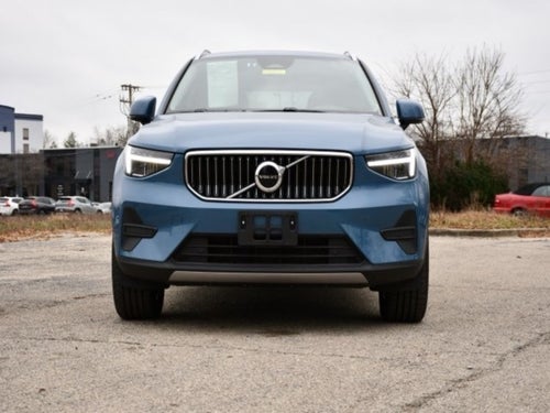 2025 Volvo XC40 B5 Core