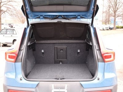 2025 Volvo XC40 B5 Core