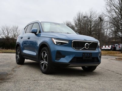 2025 Volvo XC40 B5 Core
