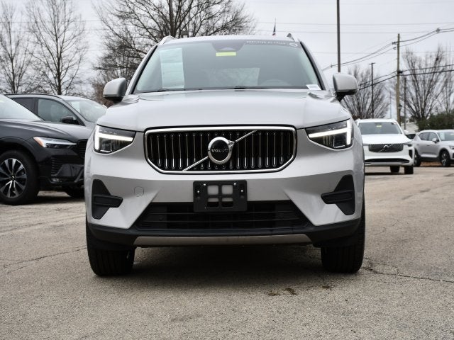 2025 Volvo XC40 B5 Core