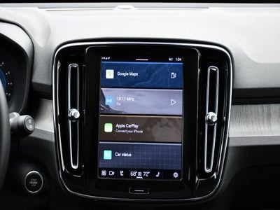 2025 Volvo XC40 B5 Core