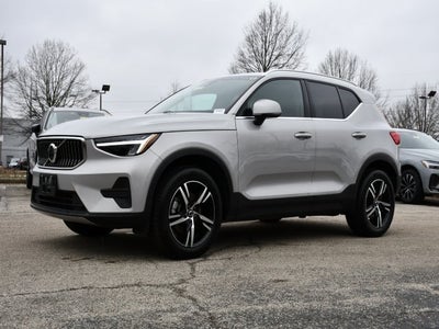 2025 Volvo XC40 B5 Core