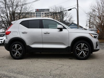 2025 Volvo XC40 B5 Core