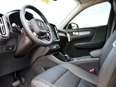 2025 Volvo XC40 B5 Core