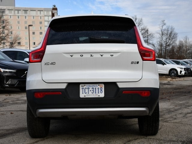 2025 Volvo XC40 B5 Core