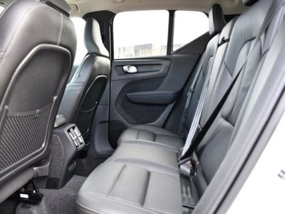 2025 Volvo XC40 B5 Core