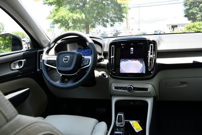 2023 Volvo XC40 B5 Plus Dark Theme