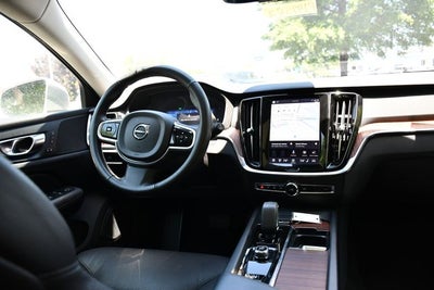 2025 Volvo V60 Cross Country B5 Plus