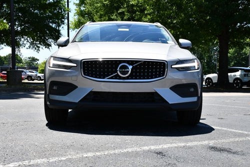 2025 Volvo V60 Cross Country B5 Plus