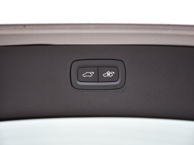 2025 Volvo XC90 B5 Plus 2025.5