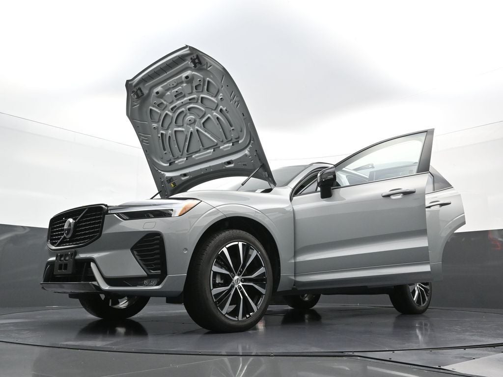 2025 Volvo XC60 Plus