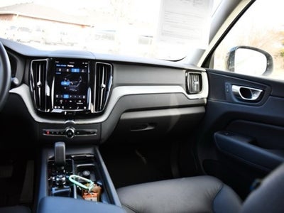 2025 Volvo XC60 B5 Plus