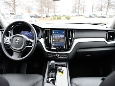 2025 Volvo XC60 B5 Plus