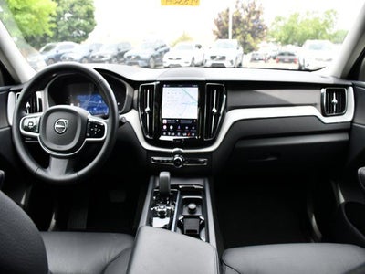 2025 Volvo XC60 B5 Plus