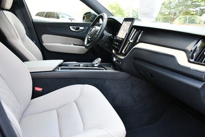 2026 Volvo XC60 B5 Plus
