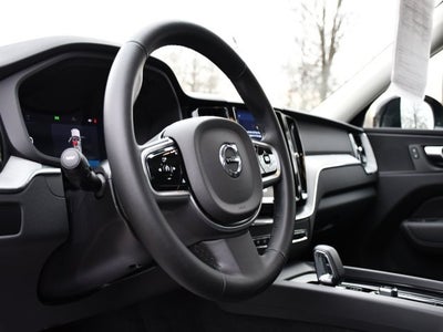 2025 Volvo XC60 B5 Plus