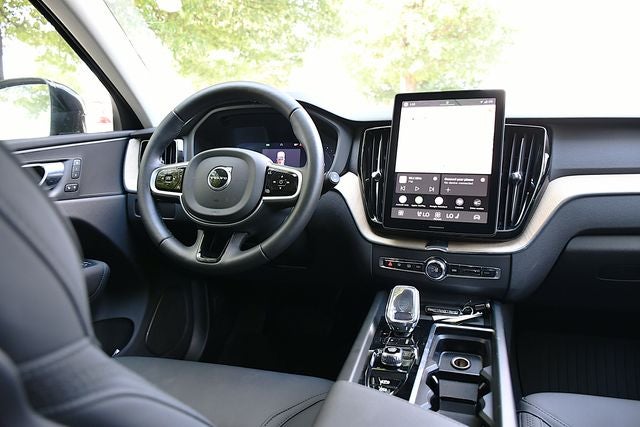 2026 Volvo XC60 B5 Plus