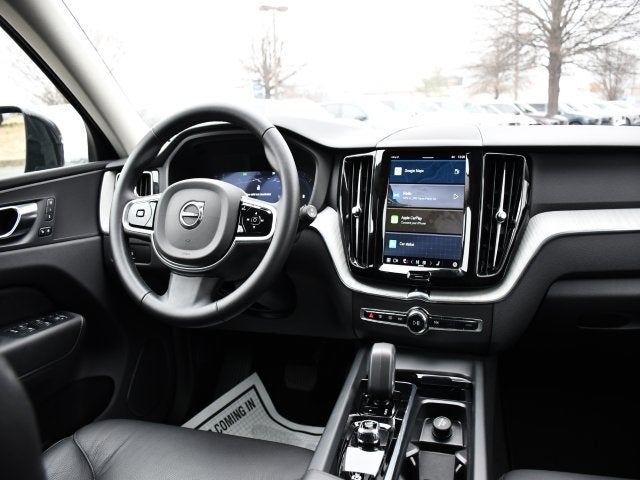 2025 Volvo XC60 B5 Plus